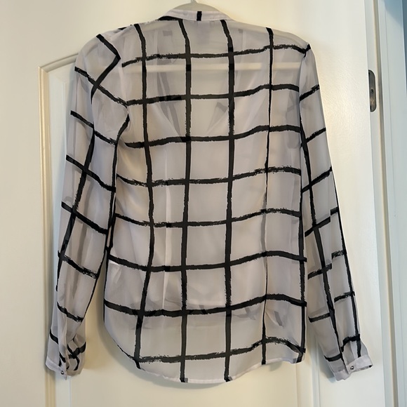 Like new! H&M chiffon blouse with built-in camisole - Picture 4 of 4